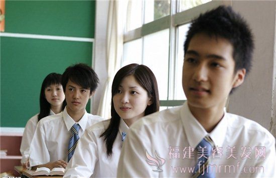 美(měi)容美发(fā)学员不要当自(zì)己是上帝 美容美发学员不要当(dāng)自己(jǐ)是(shì)上帝(dì)